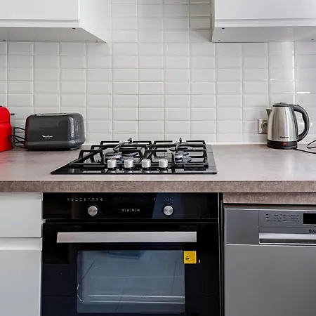 Spacious 2 Bedroom Family Home Authentic Paris 15-2